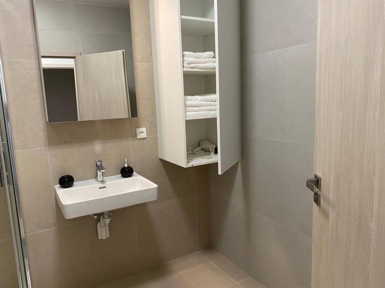 Perla Hradce Apartment Hradec Kralove Bagian luar foto