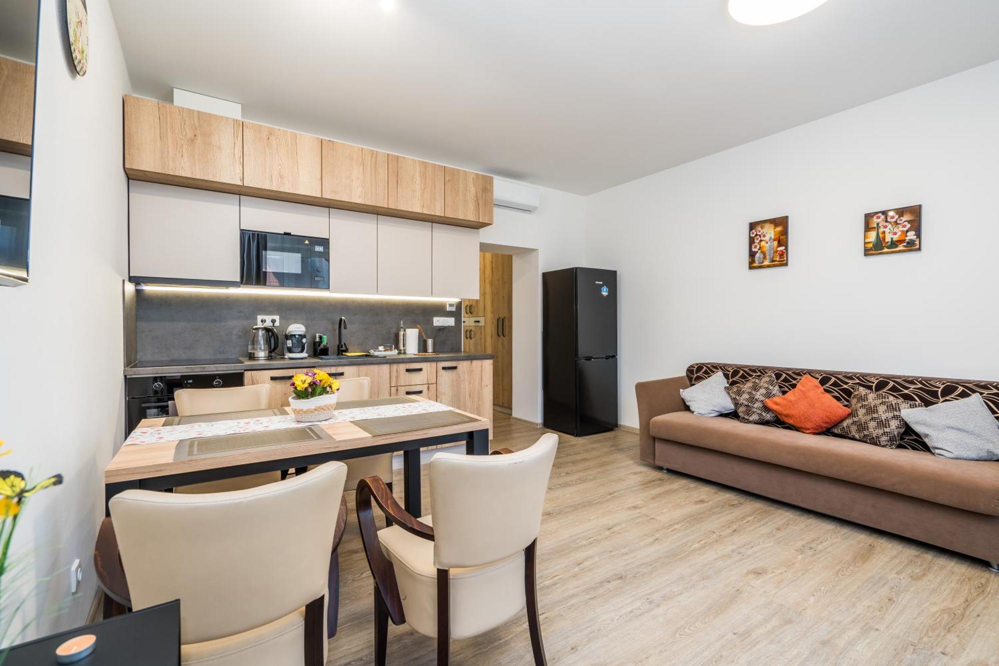 Perla Hradce Apartment Hradec Kralove Bagian luar foto