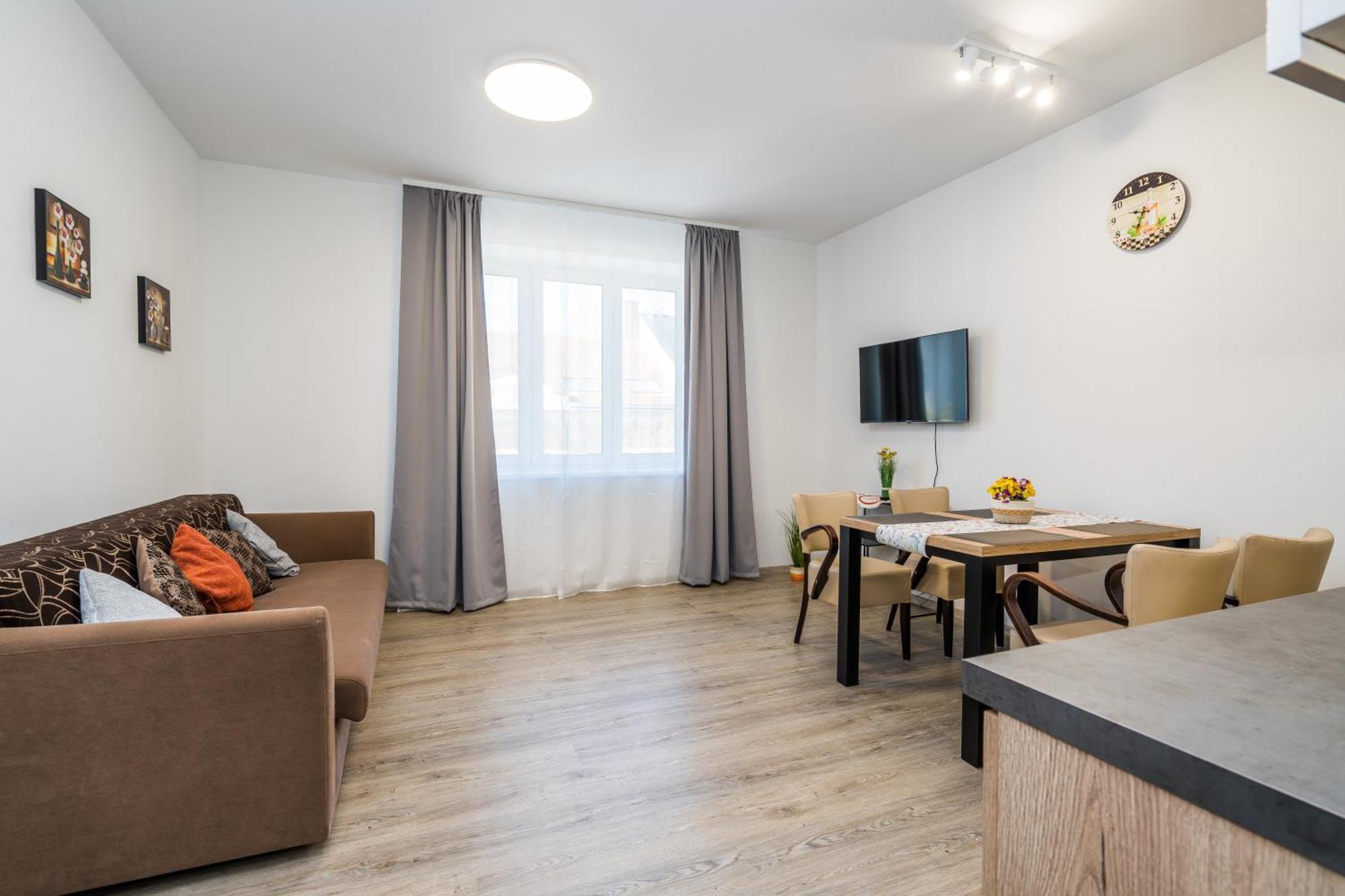 Perla Hradce Apartment Hradec Kralove Bagian luar foto