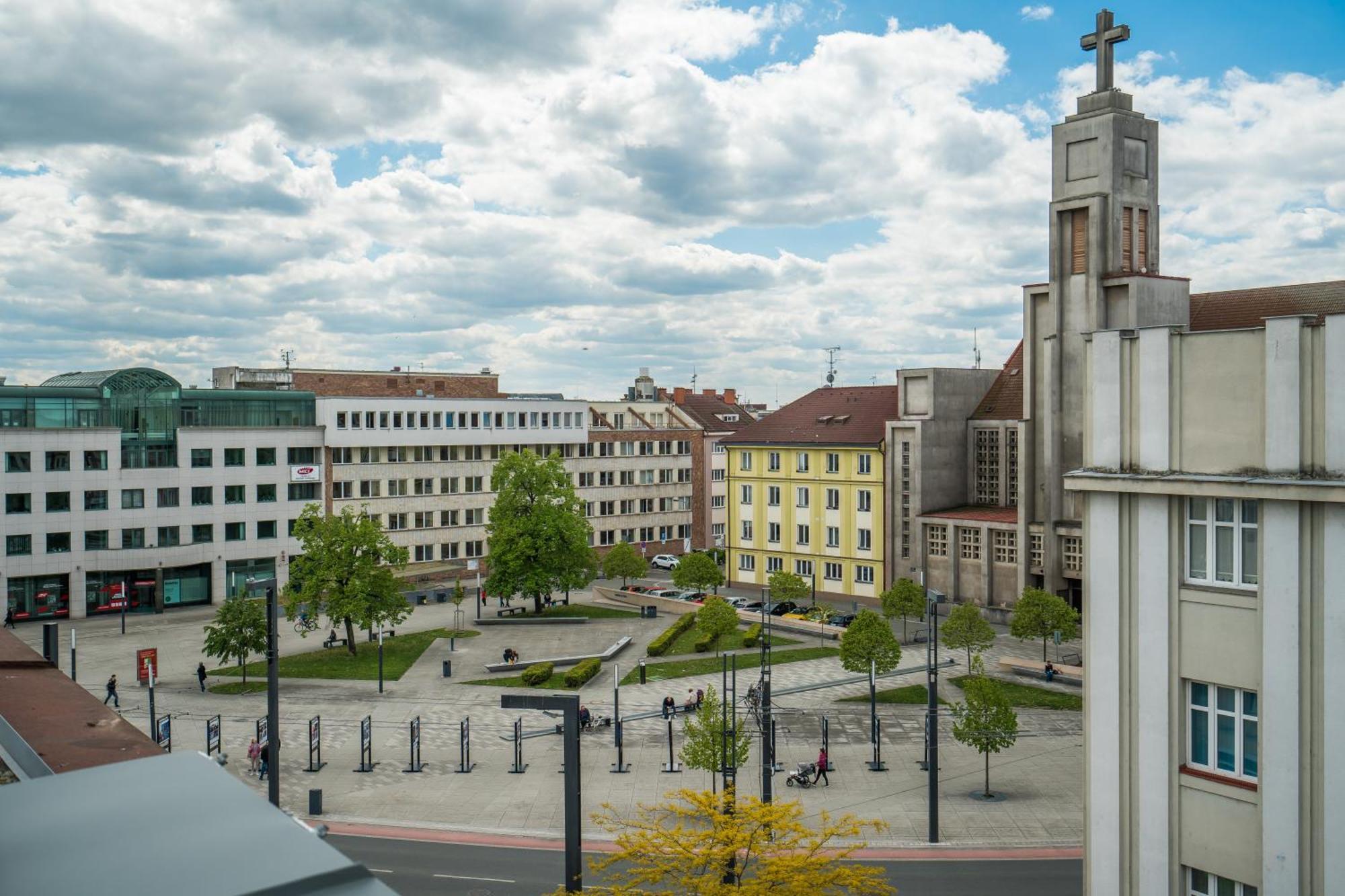 Perla Hradce Apartment Hradec Kralove Bagian luar foto